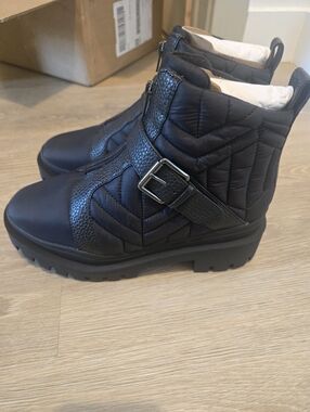 Vionic Janara Quilted Nyl9n Chunky Heel Waterproof Boots sz 7